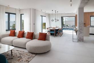 Thumbnail von Neu erbaute Villa mit Infinity-Pool und Meerblick