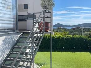 Thumbnail von Neue moderne Wohnung mit Garten und Meerblick, 400 Meter zum Meer