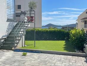 Thumbnail von Neue moderne Wohnung mit Garten und Meerblick, 400 Meter zum Meer