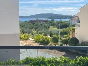 Thumbnail von Neue moderne Wohnung mit Garten und Meerblick, 400 Meter zum Meer