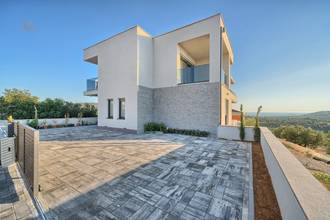 Thumbnail von Luxusvilla mit Swimmingpool und Meerblick