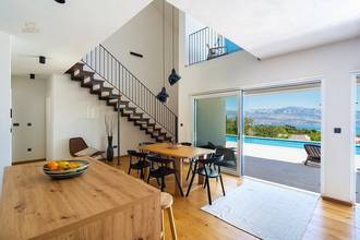 Thumbnail von Modernes Haus mit beheiztem Pool und Meerblick