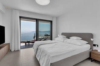Thumbnail von Luxusapartment in erster Reihe zum Meer mit Pool und Meerblick