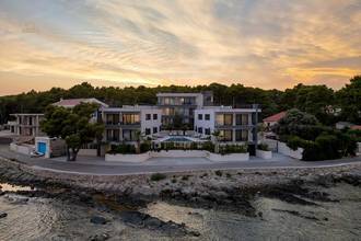 Thumbnail von Luxusapartment in erster Reihe zum Meer mit Pool und Meerblick
