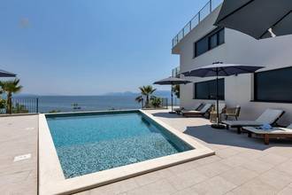 Thumbnail von Luxusapartment in erster Reihe zum Meer mit Pool und Meerblick