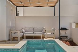 Thumbnail von Exklusive Wohnung auf drei Ebenen in Luxusvilla mit Pool, Meerblick und Dachterrasse