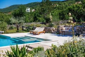 Thumbnail von Modernes Neubauhaus mit Pool und Meerblick auf großem Grundstück
