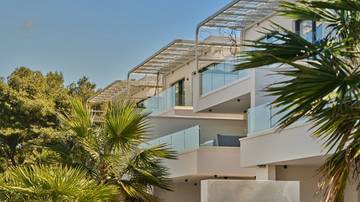 Thumbnail von Neubau-Luxusvillen mit Pool und Meerblick in erster Meereslinie