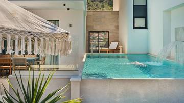 Thumbnail von Neubau-Luxusvillen mit Pool und Meerblick in erster Meereslinie