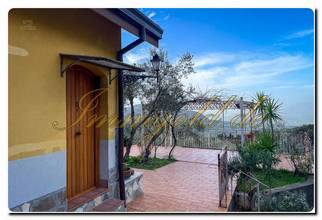 Thumbnail von Immogold Sicily, Sicily'nin en güzel tepeli manzaralarına sahip büyük bir villa