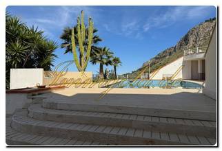 Thumbnail von Immogold Sizilianischer Luxustraum Exklusive Villa nahe Palermo, mit fünf Schlafzimmern, drei separaten Apartments, Meerblick, spektakulärer Dachterrasse und tollem Pool