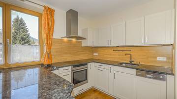 Thumbnail von Hochwertige Dachgeschosswohnung mit schönem Ausblick in Ruhelage