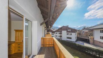 Thumbnail von Hochwertige Dachgeschosswohnung mit schönem Ausblick in Ruhelage
