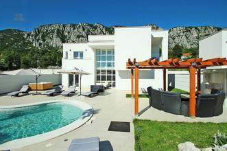 Thumbnail von Moderne Villa mit Pool, Sauna und Meerblick