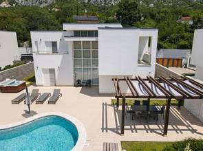 Thumbnail von Moderne Villa mit Pool, Sauna und Meerblick