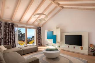 Thumbnail von Mediterrane Neubauvilla mit beheiztem Pool und Panoramablick auf das Meer