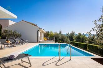 Thumbnail von Mediterrane Neubauvilla mit beheiztem Pool und Panoramablick auf das Meer