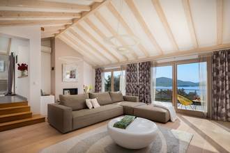 Thumbnail von Mediterrane Neubauvilla mit beheiztem Pool und Panoramablick auf das Meer
