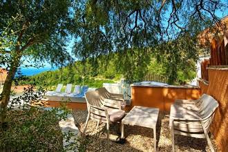 Thumbnail von Mediterranes Steinhaus mit Pool und Meerblick