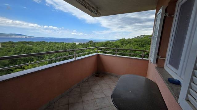 Möblierte Wohnung mit Meerblick und Balkon nahe Strand
