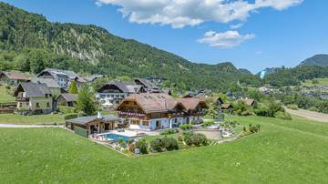Thumbnail von Einzigartige Landhausvilla mit Pool und unverbaubarem Seeblick