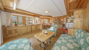 Thumbnail von Einzigartige Landhausvilla mit Pool und unverbaubarem Seeblick