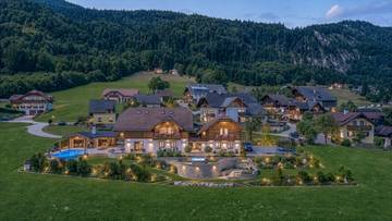 Thumbnail von Einzigartige Landhausvilla mit Pool und unverbaubarem Seeblick