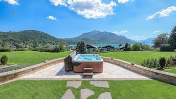Thumbnail von Einzigartige Landhausvilla mit Pool und unverbaubarem Seeblick