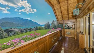 Thumbnail von Einzigartige Landhausvilla mit Pool und unverbaubarem Seeblick