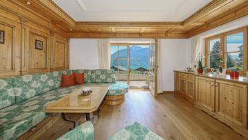 Thumbnail von Einzigartige Landhausvilla mit Pool und unverbaubarem Seeblick