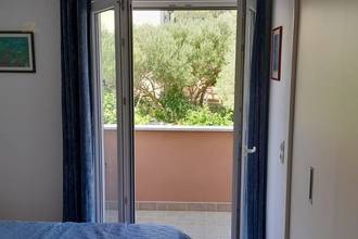 Thumbnail von Familienhaus mit Pool und Meerblick, zwei separate Wohneinheiten