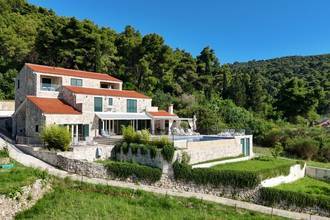 Thumbnail von Havuzlu villa, deniz manzarası ve misafir dairesi