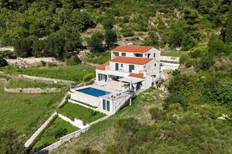 Thumbnail von Havuzlu villa, deniz manzarası ve misafir dairesi