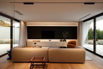 Thumbnail von Moderne Villa mit Pool, Meerblick und Wellnessbereich