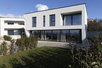 Thumbnail von Moderne Villa mit Pool, Meerblick und Wellnessbereich