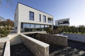 Thumbnail von Moderne Villa mit Pool, Meerblick und Wellnessbereich