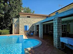 Thumbnail von Mediterranes Haus mit Pool und zwei Apartments in ruhiger Lage