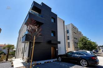 Thumbnail von Moderne Wohnung mit Meerblick und überdachter Terrasse