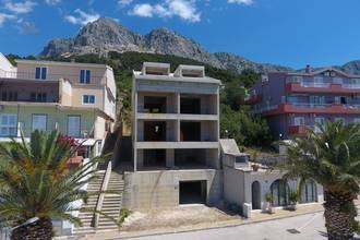 Thumbnail von Unfertiges Apartmenthaus in erster Reihe zum Meer