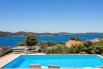 Mediterrane Villa mit Pool und Panorama-Meerblick, Region Sibenik