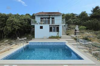 Thumbnail von Haus mit Swimmingpool und Meerblick in ruhiger Lage