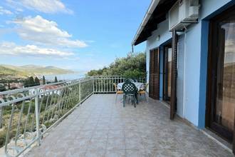 Thumbnail von Haus mit Swimmingpool und Meerblick in ruhiger Lage