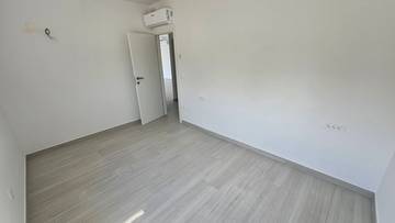 Thumbnail von Modernes Penthouse mit Dachterrasse und Meerblick