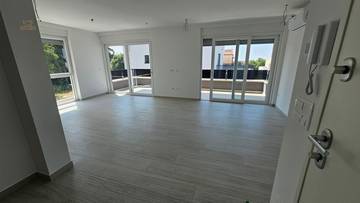 Thumbnail von Modernes Penthouse mit Dachterrasse und Meerblick