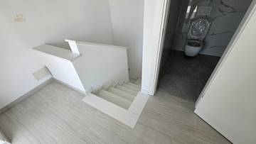 Thumbnail von Modernes Penthouse mit Dachterrasse und Meerblick