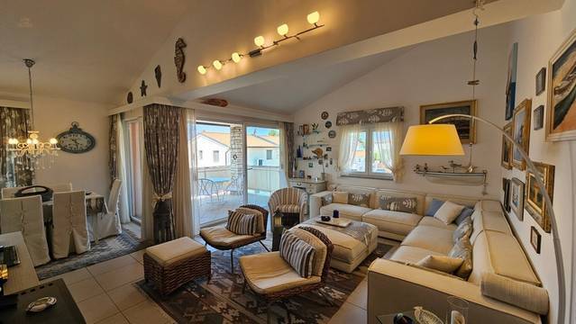 Vollmöblierte Wohnung mit Meerblick und Sonnenterrasse