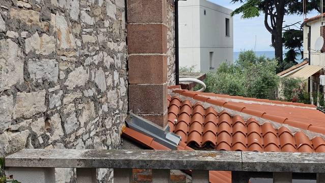 Steinhaus mit Meerblick und zwei Terrassen in historischer Altstadtlage