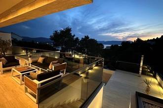Thumbnail von Moderne Neubau-Villa mit Swimmingpool und Meerblick