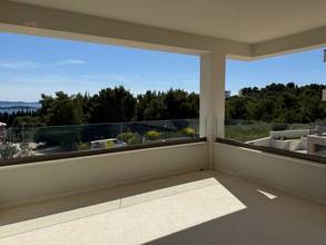 Thumbnail von Neubauwohnung mit Meerblick, Terrasse und Aufzug nahe Strand und Zentrum
