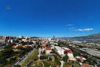 Helles Apartment mit Meerblick und Balkon im 13. Stock